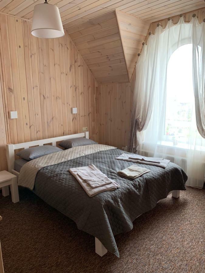 Готельно-Ресторанний Комплекс Прованс Парк Pochaiv Exterior photo
